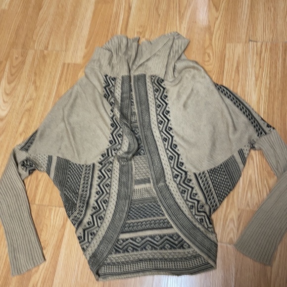 Eyeshadow Black and Tan size L unique sweater. Been 💕 before - Picture 4 of 12